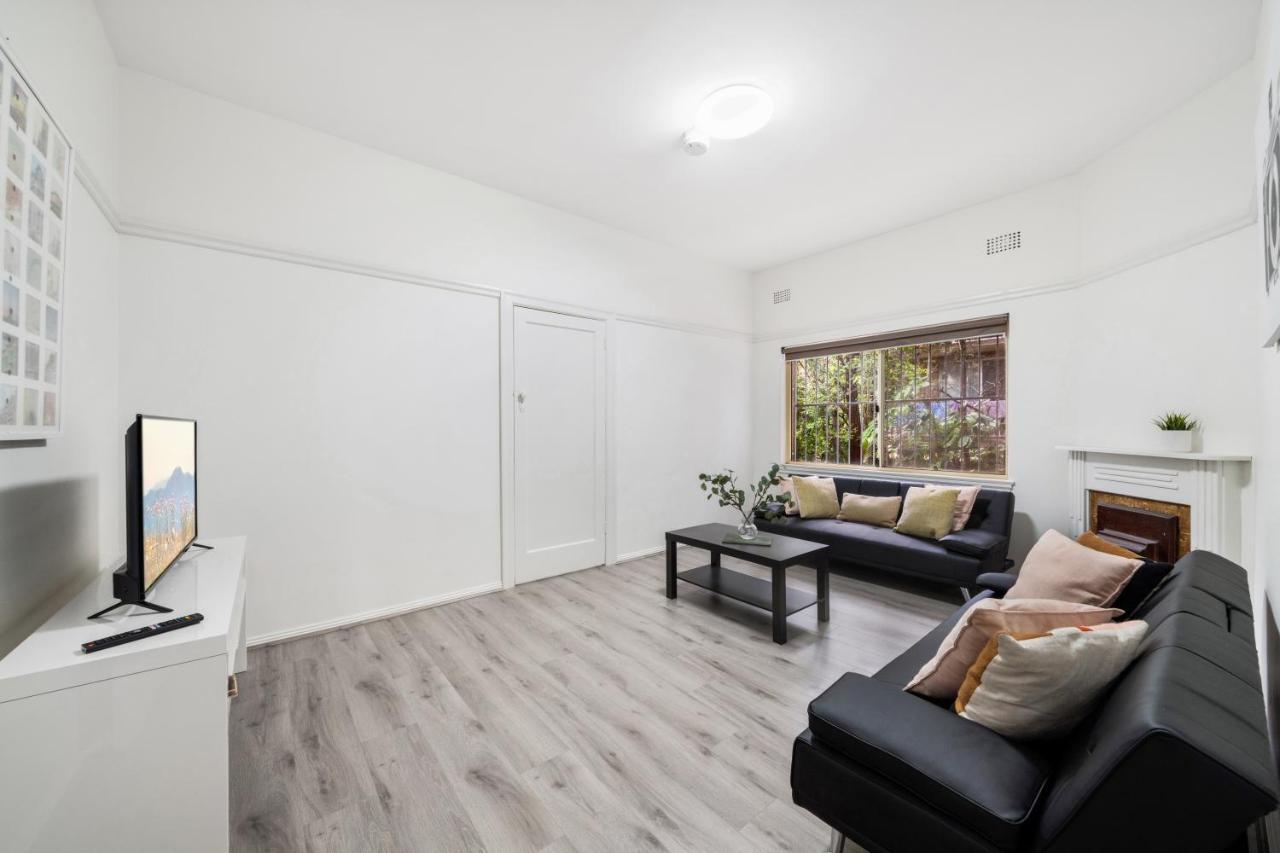 Burwood New 2 Bedroom 2 Bathroom Apartment Cité de Cité de Sydney Extérieur photo